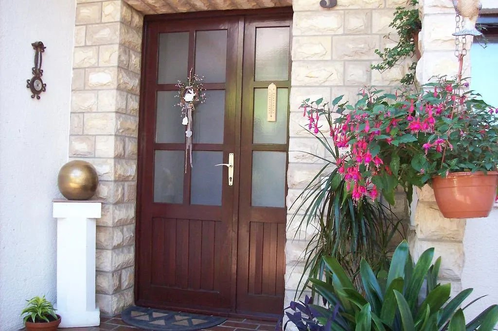 Apartments Rozic Раб